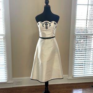 Jessica McClintock black embroidered white silk dress 🖤🤍